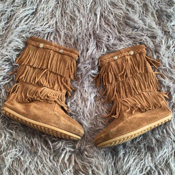 minnetonka kids boots